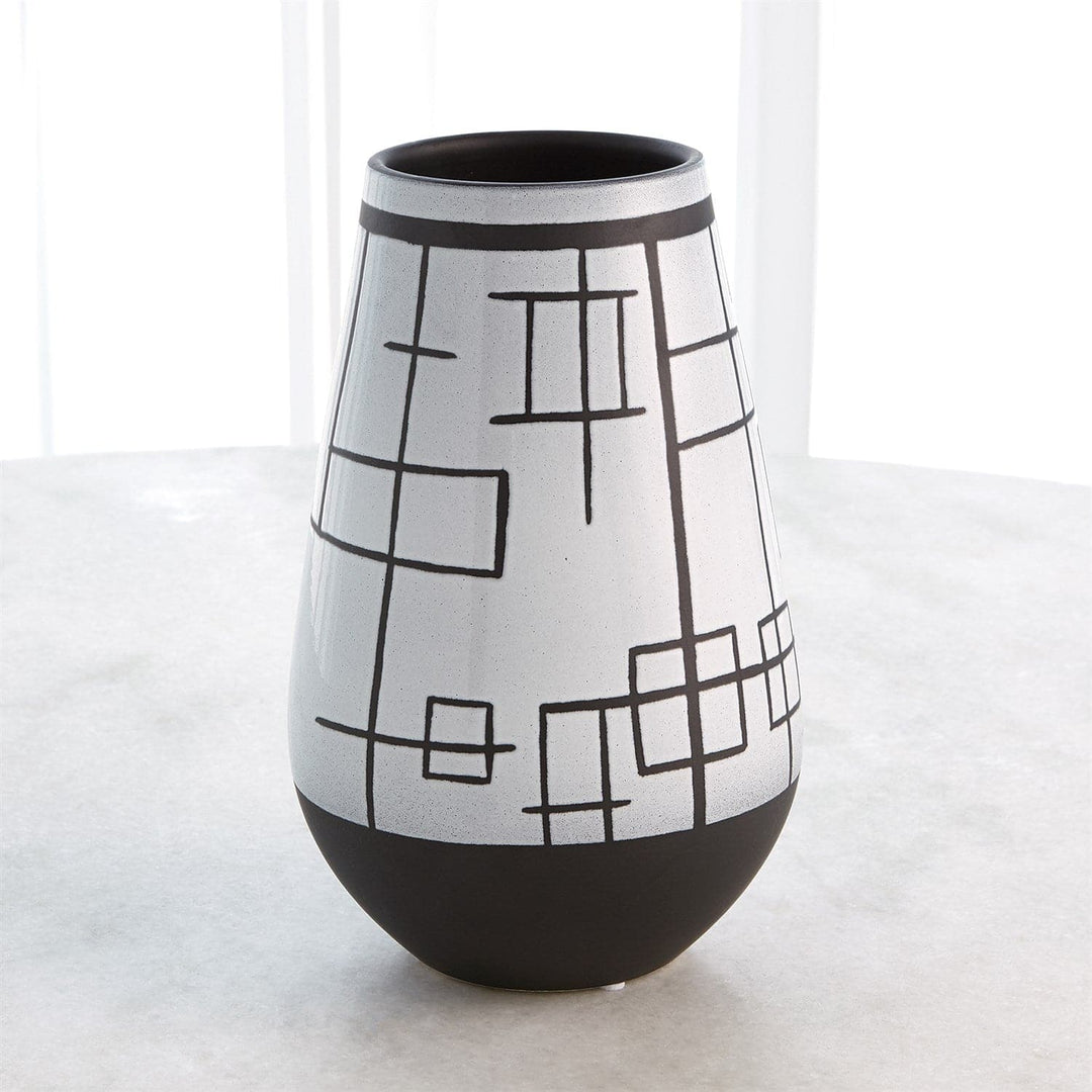 Black/White Vase Sgraffito-Global Views-GVSA-3.31688-VasesLarge-2-France and Son